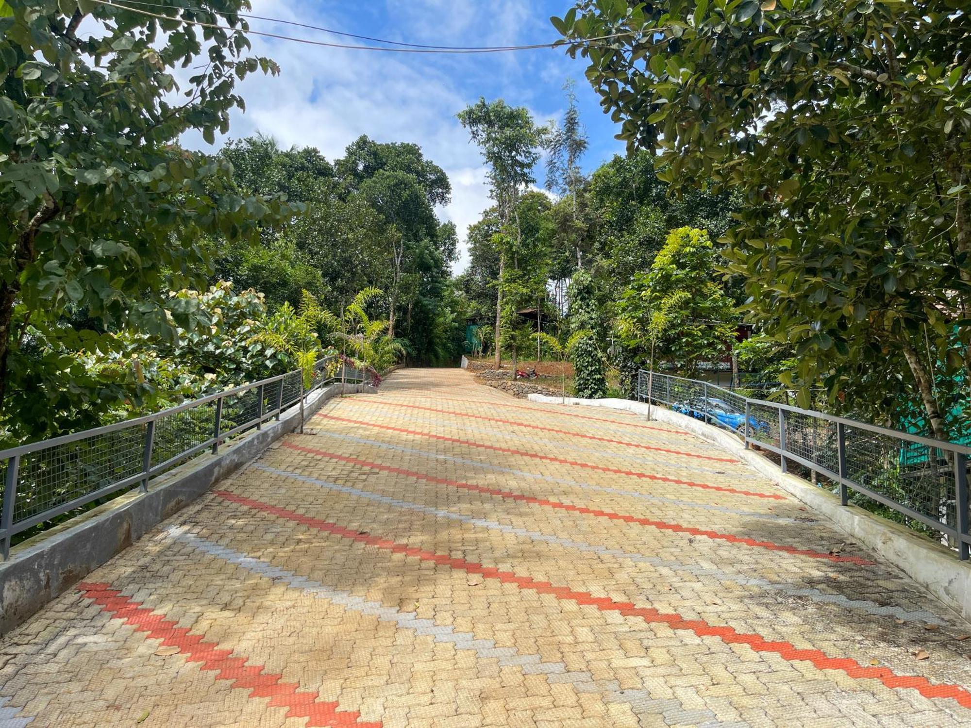 Snow Hills Resorts Thekkady Bagian luar foto